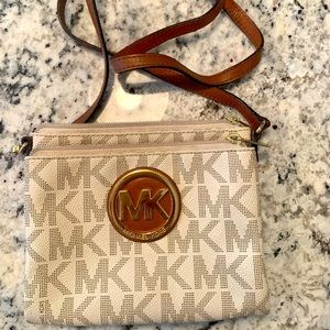 Michael Kors Crossbody MK